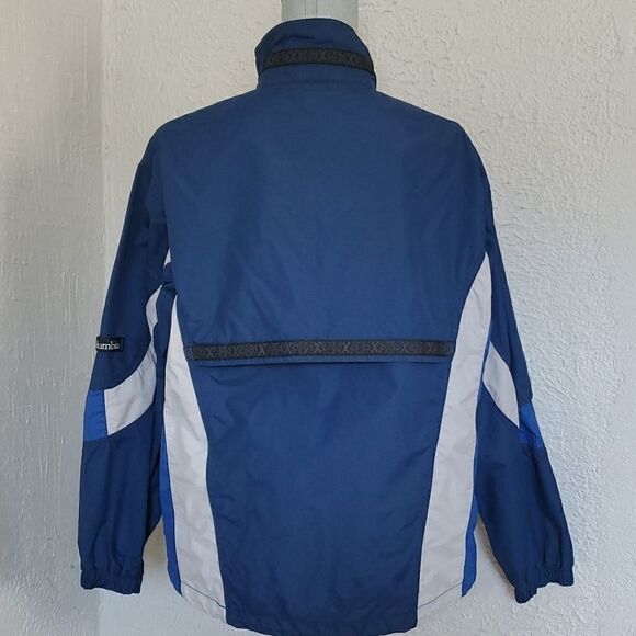 Columbia | Packable Windbreaker  - Picture 5 of 8